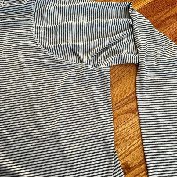 Athletic striped dry fit shirt - Picture 5 of 6